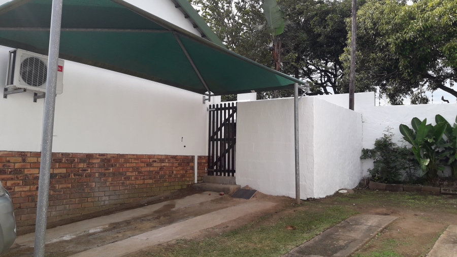 To Let 2 Bedroom Property for Rent in Beacon Bay Eastern Cape